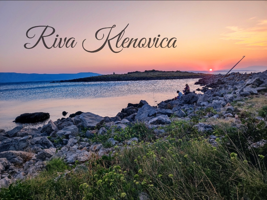 Sončni zahod na obali Klenovice
